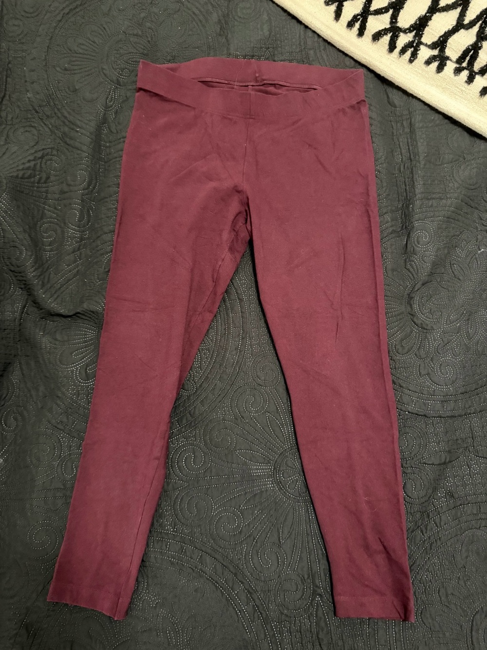 Old Navy Women’s Maroon Stretch Leggings